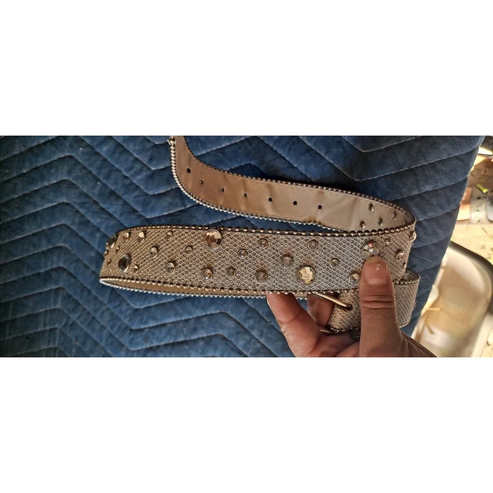 Kohls Womens White Sparkly Belt Size‎ Large